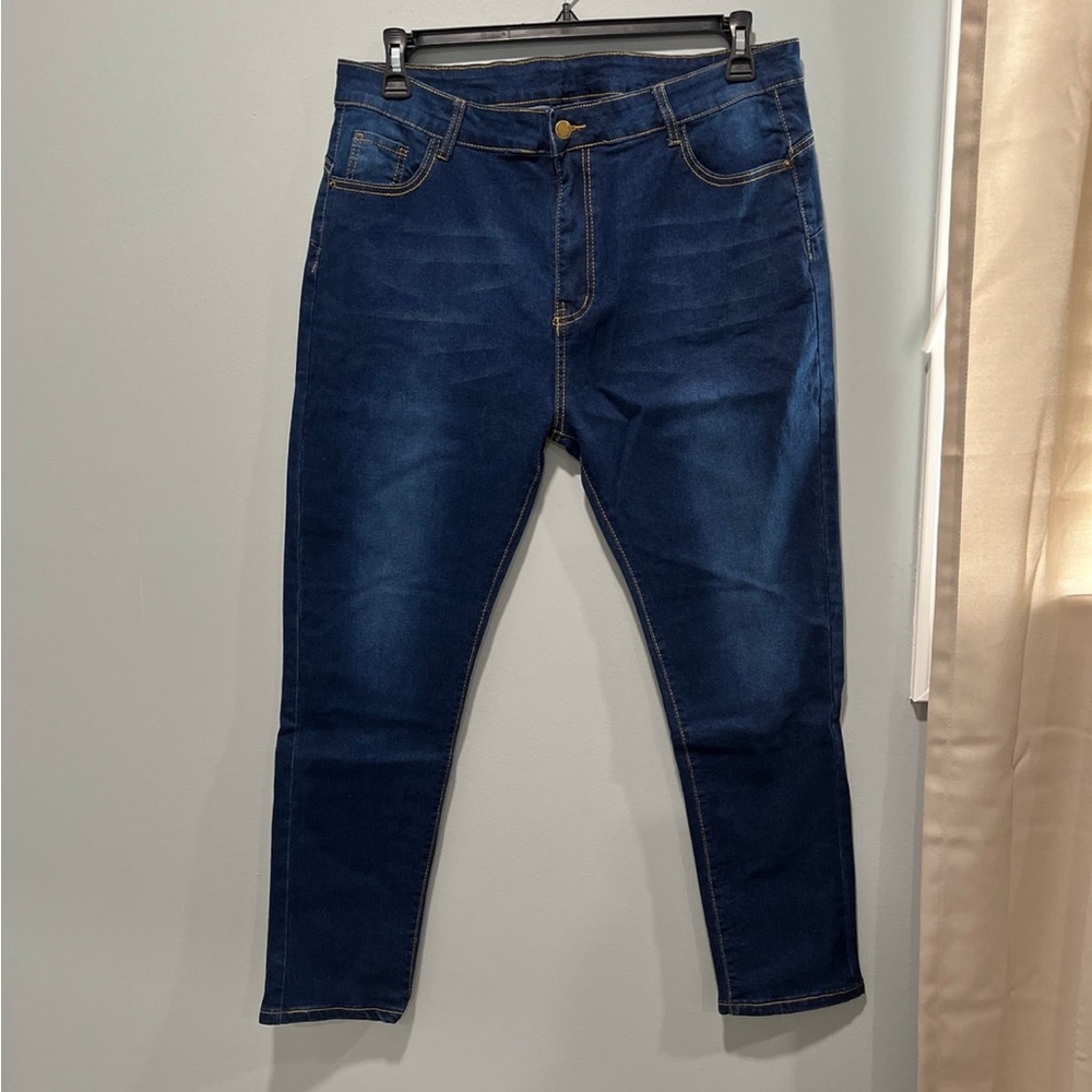 Dark wash skinny jeans